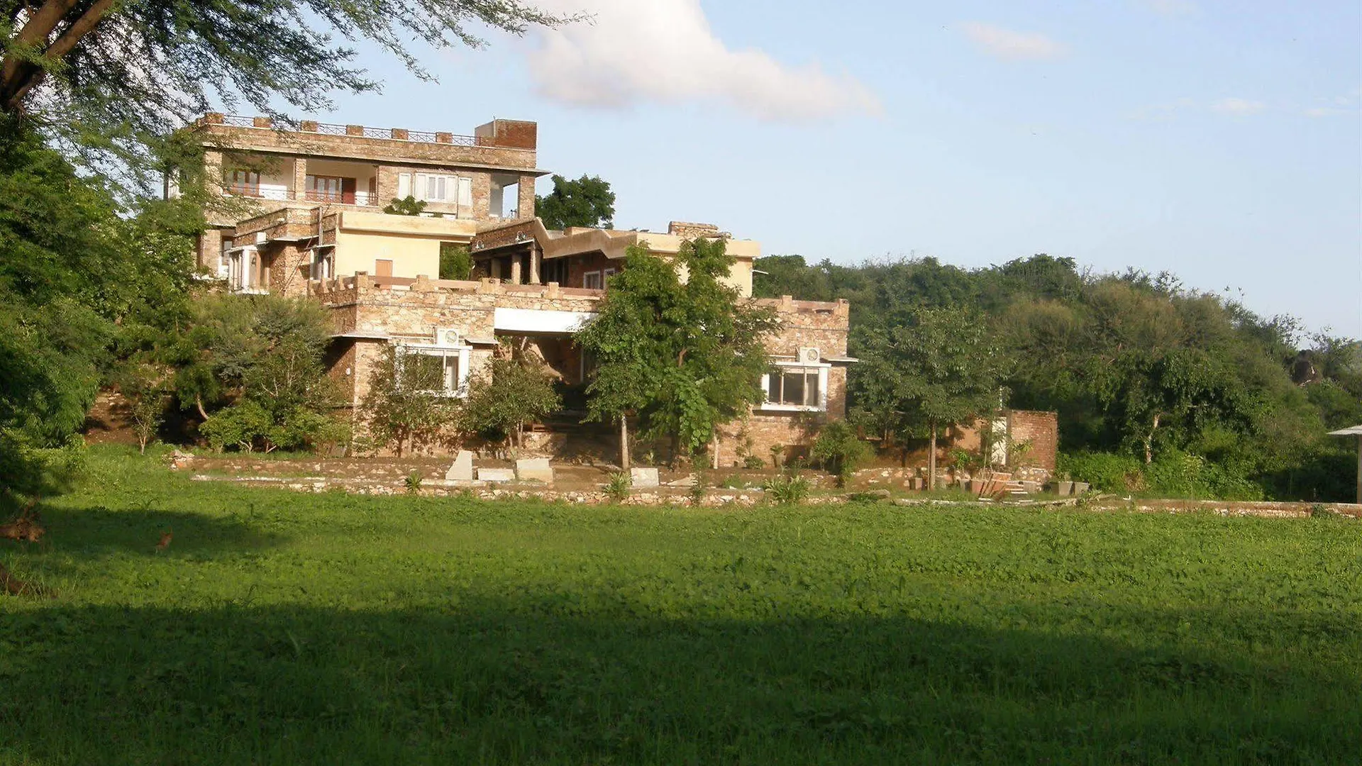 Devra Udaipur Hotel