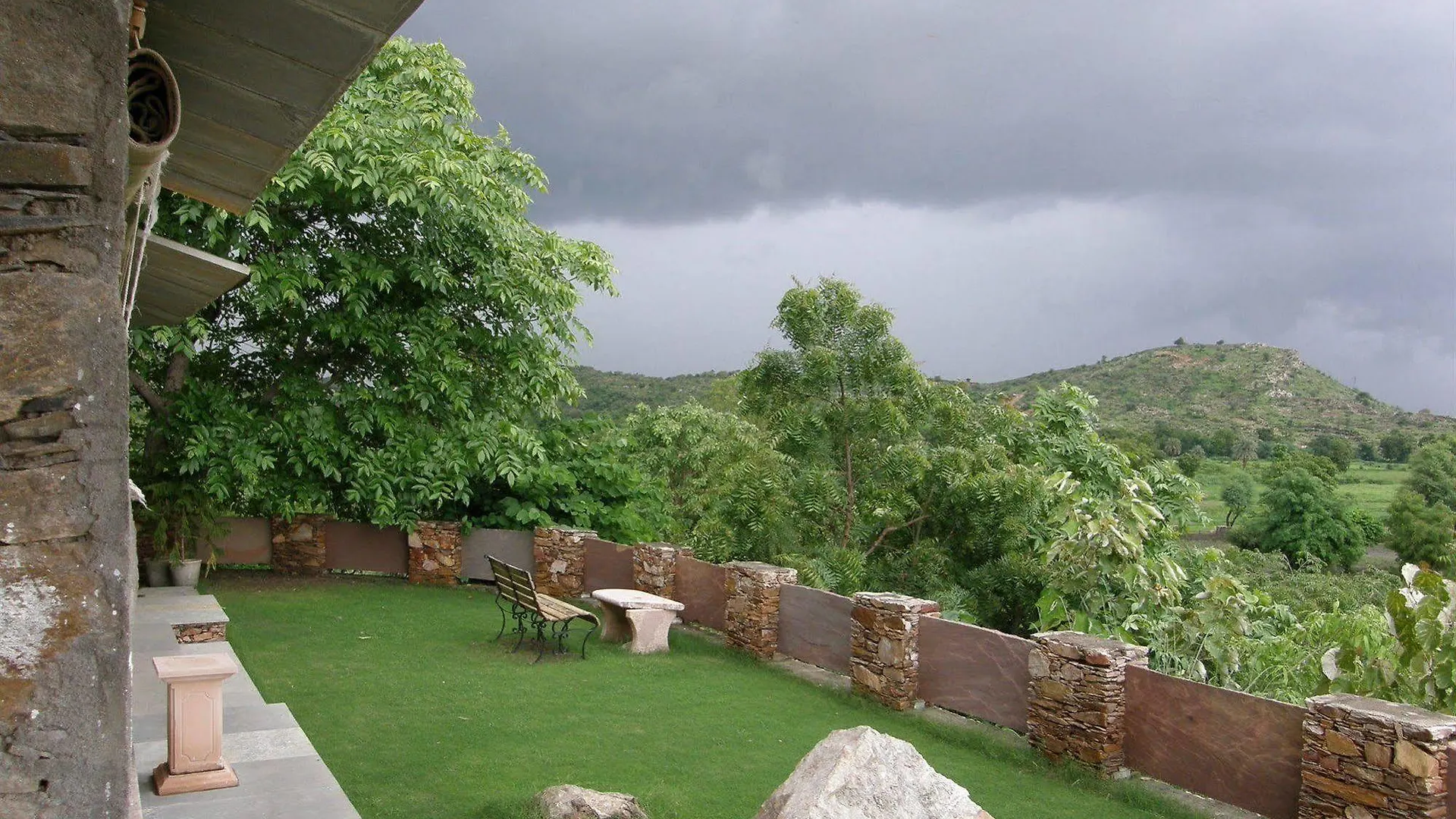 Devra Udaipur Hotel