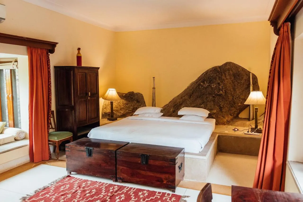 Devra Udaipur Hotel